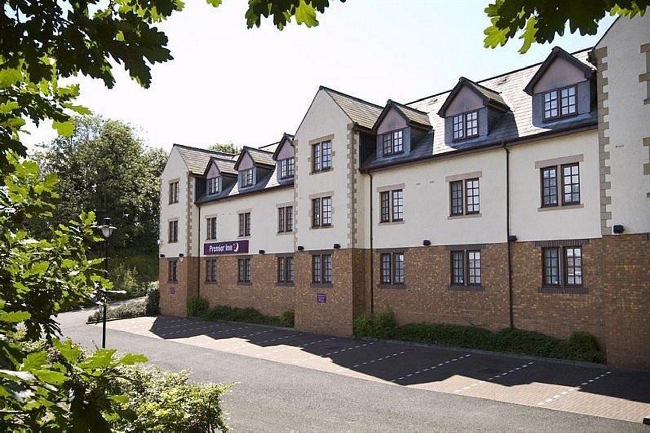 Premier Inn Glasgow Bearsden Exterior photo