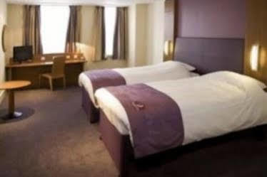 Premier Inn Glasgow Bearsden Exterior photo