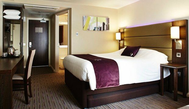 Premier Inn Glasgow Bearsden Exterior photo